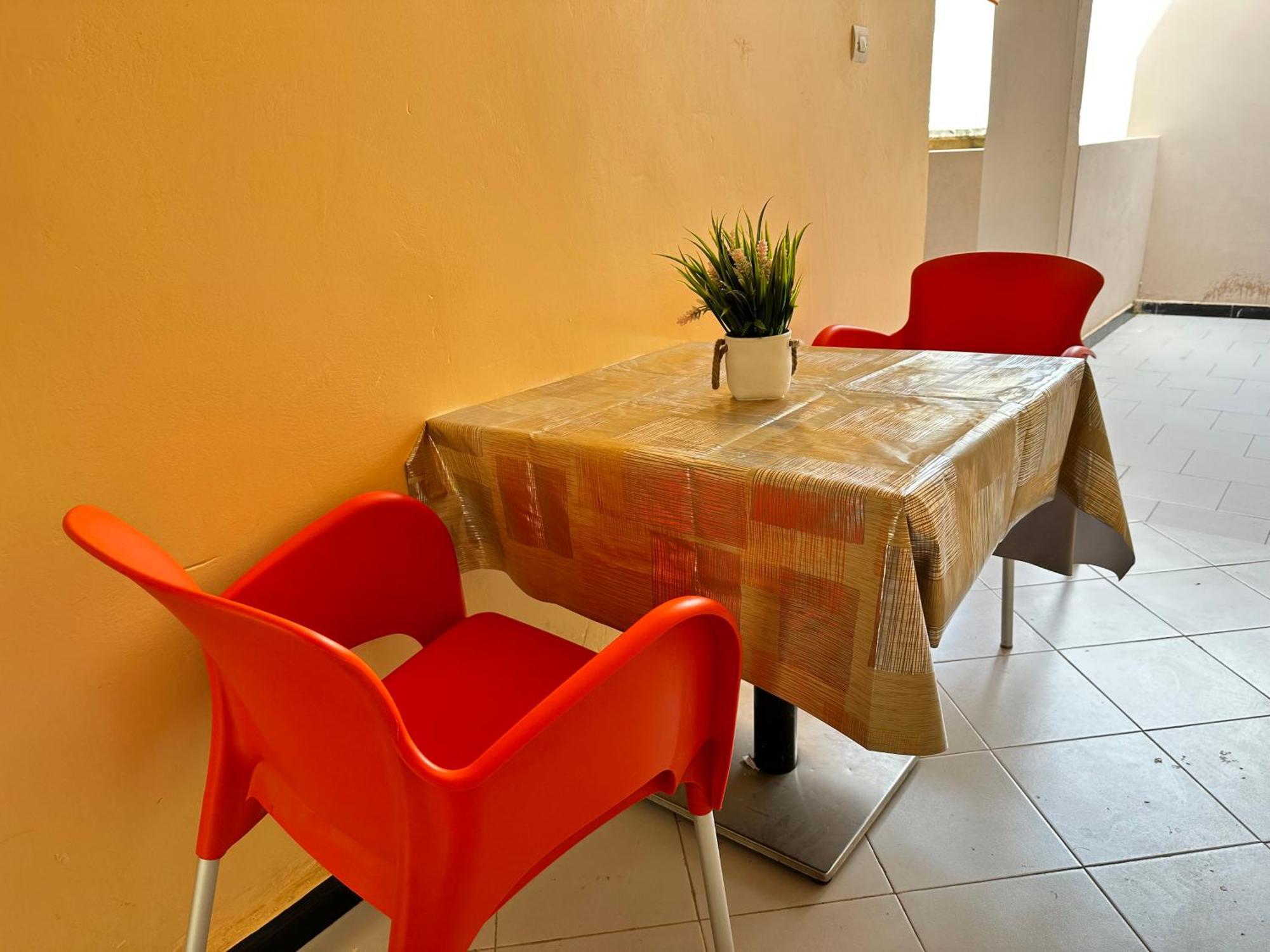 Residences Primis Thies - Appartements Et Chambres Esterno foto