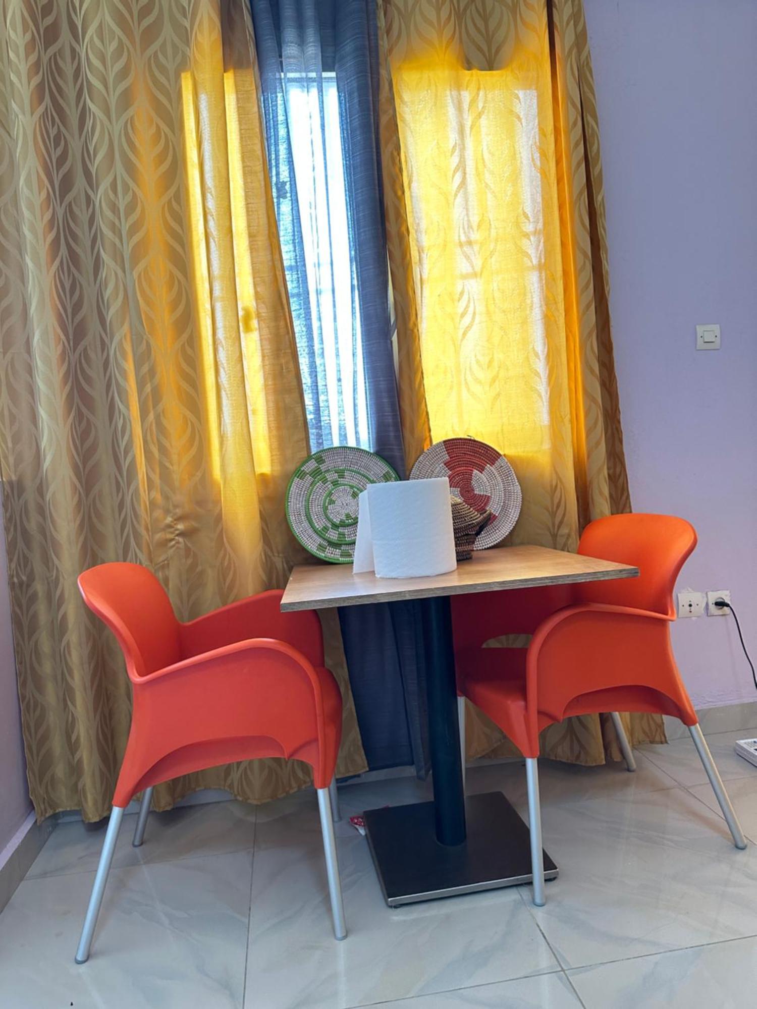 Residences Primis Thies - Appartements Et Chambres Esterno foto